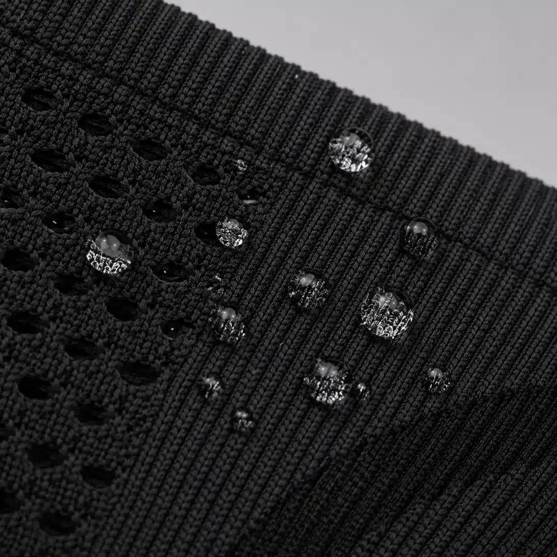 Gouttes d'eau perlant sur le tissu VENTUS